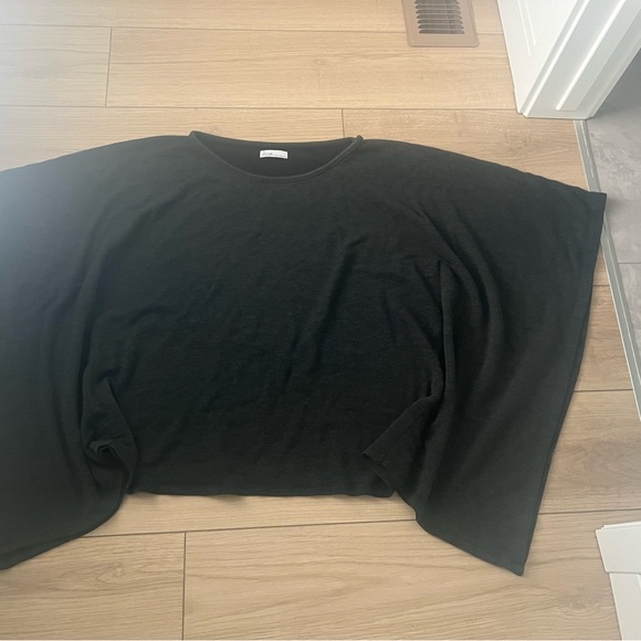 DINO Batwing Cozy Yoga Top in Charcoal - Picture 3 of 4